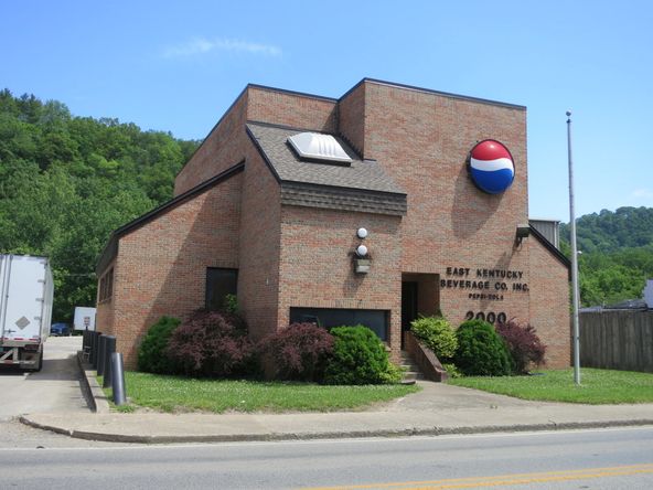 Commercial Buildings & Land: 2000 North Main Street, Hazard, KY 41701